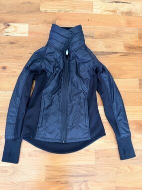 The North Face Women's Black Quilted Hybrid Puffer Jacket